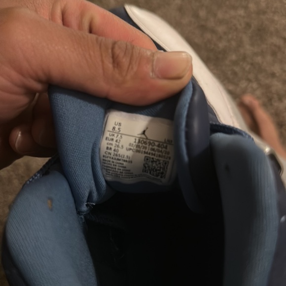 Men’s Jordan 12’s Indigo size 8.5 used just need a little clean up - Picture 5 of 6